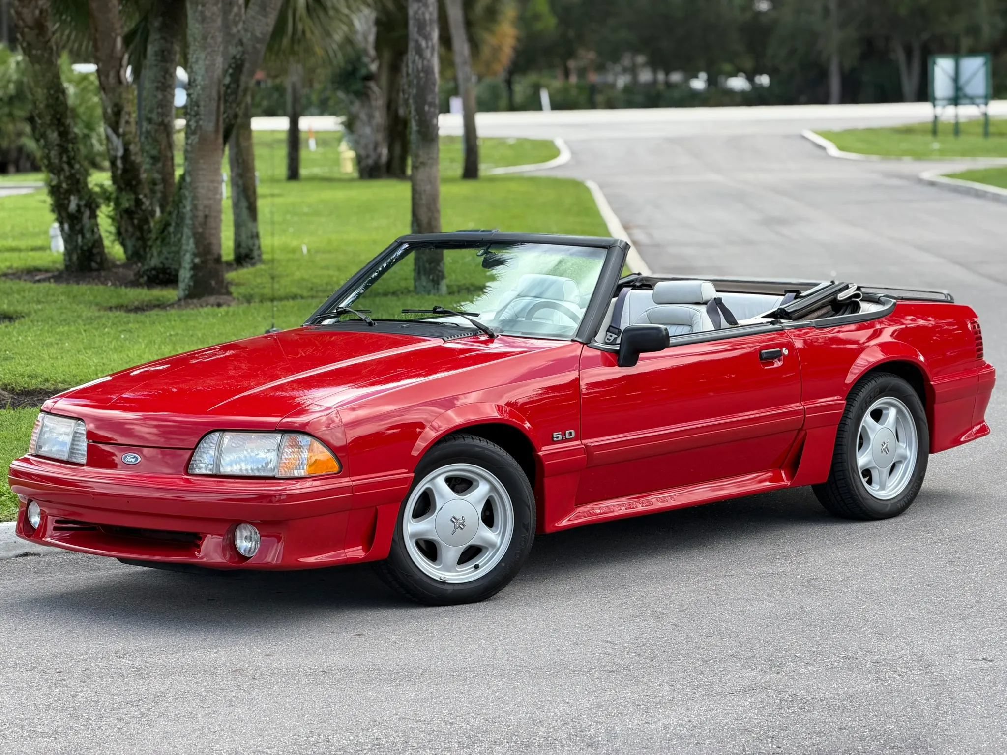 Used 1993 Ford Mustang GT RWD image 9