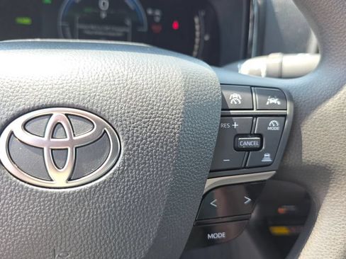 Used 2025 Toyota Camry LE FWD image 15