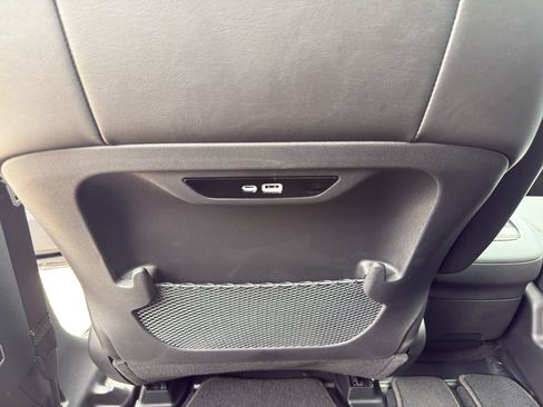 New 2027 Chrysler Pacifica Limited AWD/4WD image 35