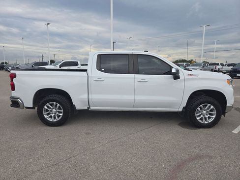 Used 2023 Chevrolet Silverado 1500 LT w/ Z71 Off-Road Package AWD/4WD image 2