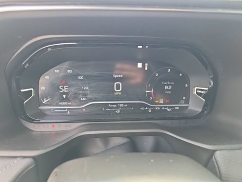 Used 2022 GMC Yukon XL Denali w/ Advanced Technology Package AWD/4WD image 17