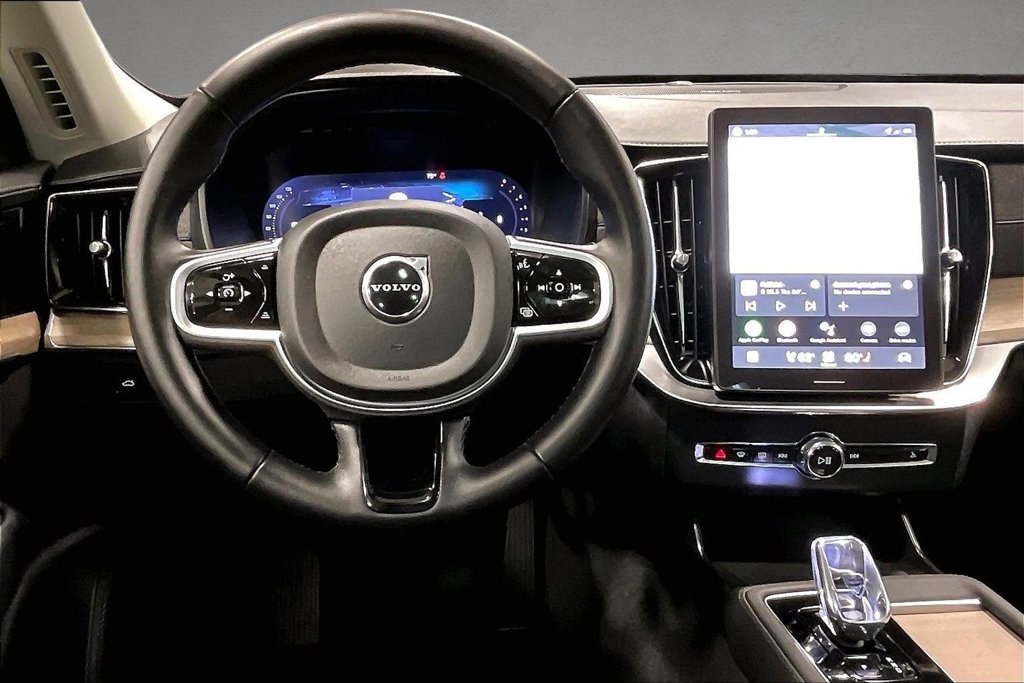 Certified 2026 Volvo XC90 B6 Plus w/ Protection Package Premier AWD/4WD image 8