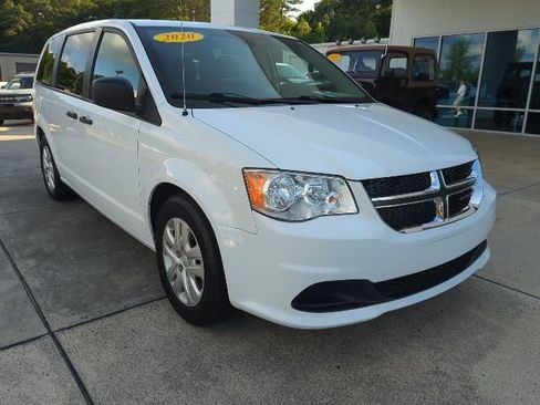 Used 2020 Dodge Grand Caravan SE FWD image 1
