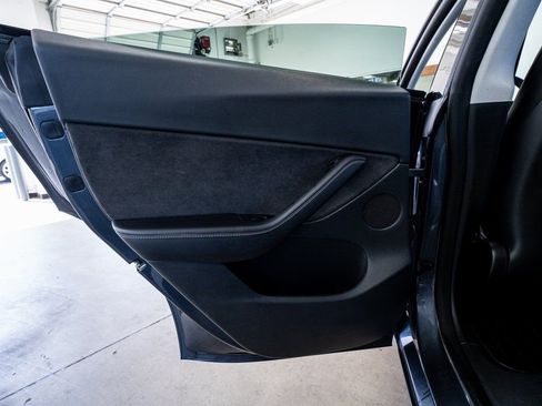 Used 2022 Tesla Model Y Long Range image 47