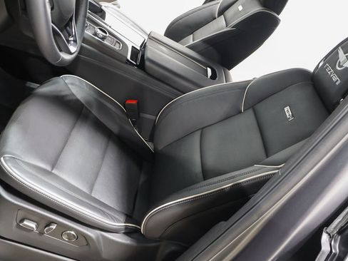 Used 2023 Cadillac Escalade Premium Luxury image 39