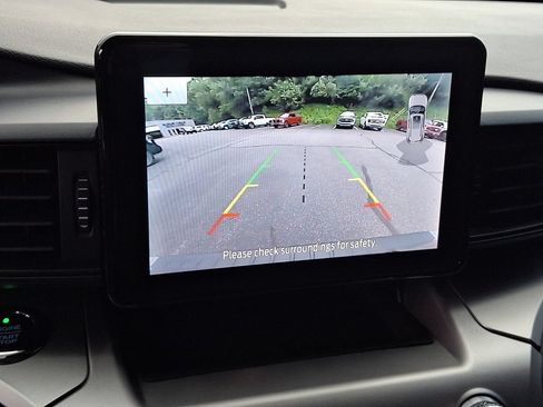 Used 2021 Ford Explorer XLT w/ Class III Trailer Tow Package AWD/4WD image 18
