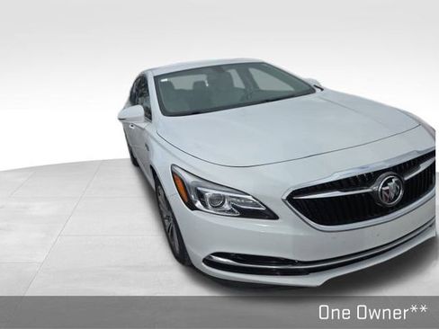Used 2018 Buick LaCrosse Preferred image 5
