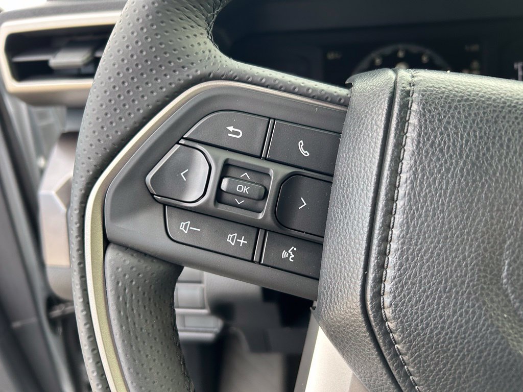 Used 2026 Toyota 4Runner SR5 AWD/4WD image 18
