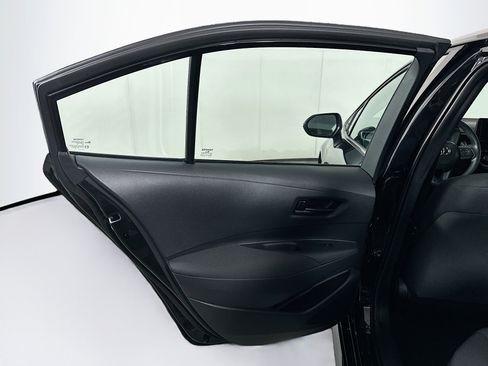 Used 2025 Toyota Corolla LE image 24