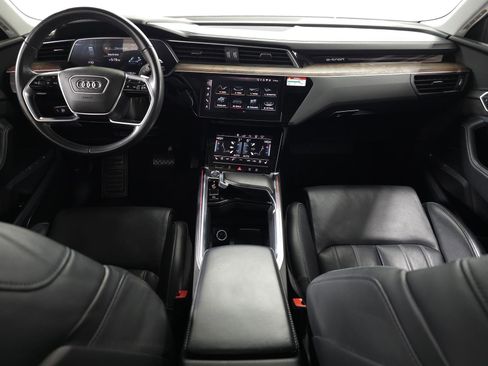Used 2019 Audi e-tron Prestige w/ Prestige Package image 23