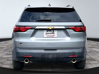 Used 2023 Chevrolet Traverse LT