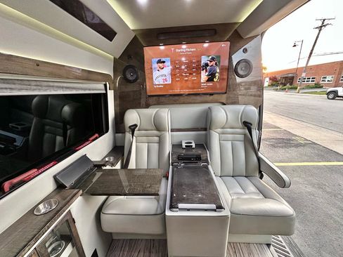 Used 2015 Mercedes-Benz Sprinter 2500 w/ Active Safety Plus Package image 64