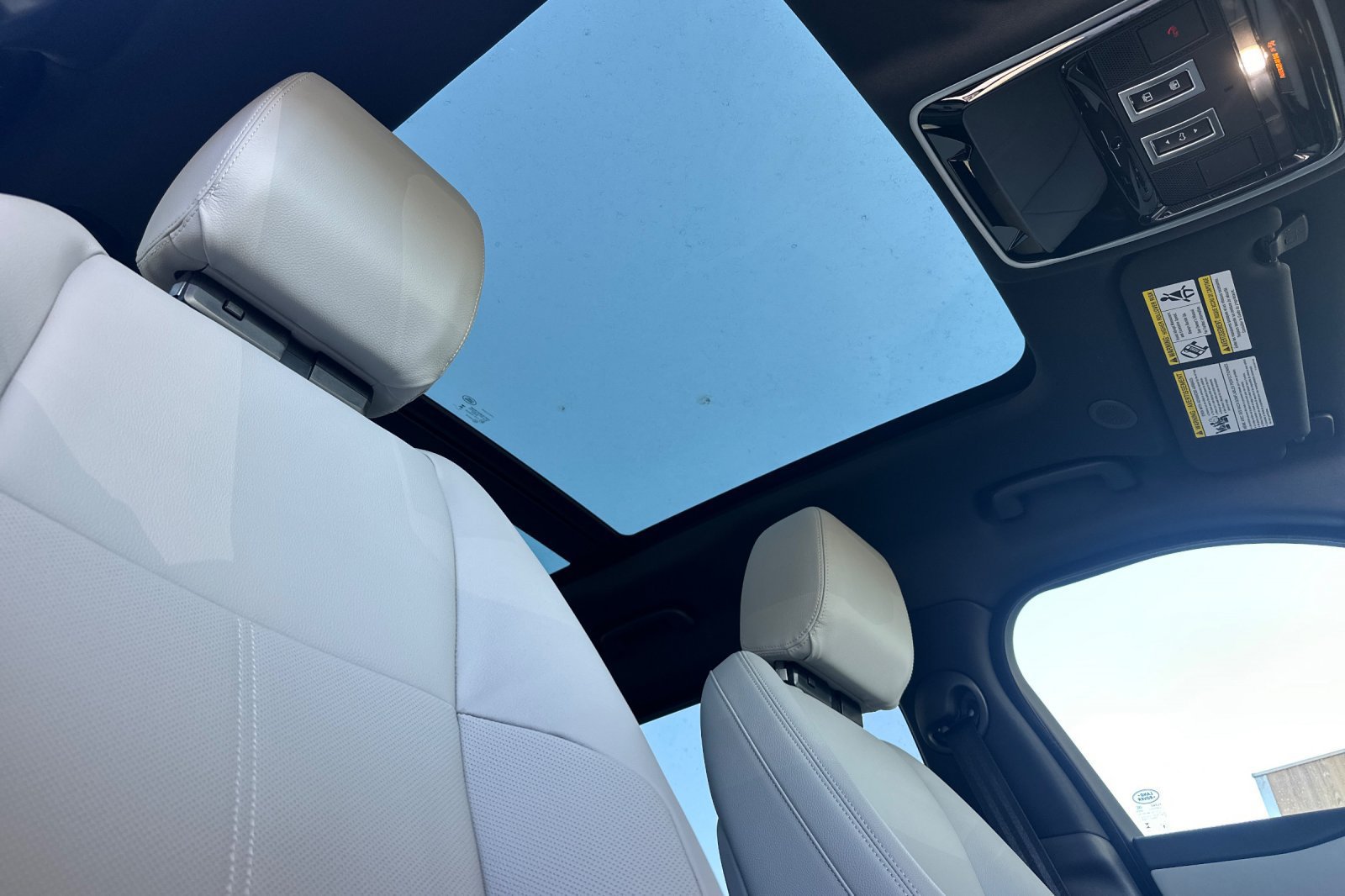 New 2026 Land Rover Range Rover Velar S AWD/4WD image 17