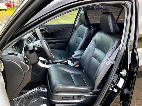 Used 2017 Honda Accord EX-L image 9