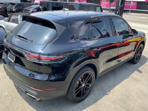 Used 2019 Porsche Cayenne AWD/4WD image 10