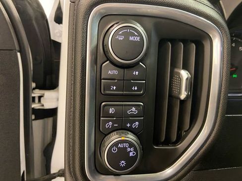 Used 2021 Chevrolet Silverado 1500 RST image 22