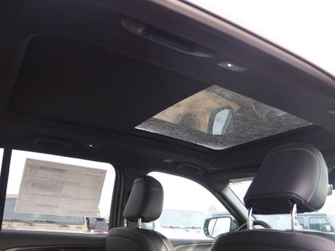 New 2025 Jeep Grand Cherokee Limited w/ MOPAR Finishing Package image 11