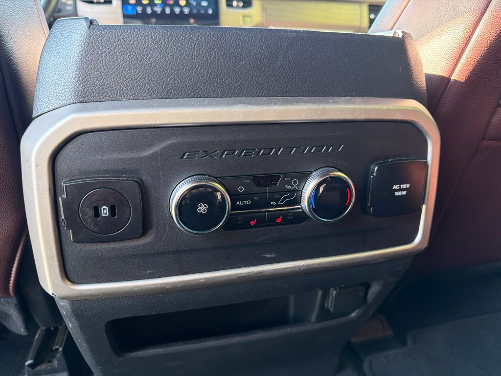 Used 2024 Ford Expedition Limited AWD/4WD image 14