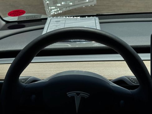 Used 2022 Tesla Model 3 Long Range AWD/4WD image 14