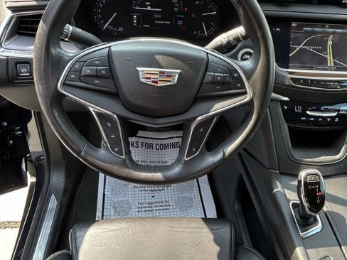 Used 2017 Cadillac XT5 Luxury w/ Driver Awareness Package FWD image 12