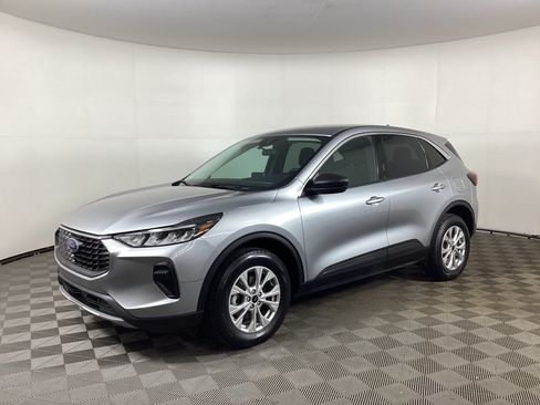 Used 2023 Ford Escape Active AWD/4WD image 5