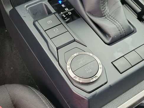 Used 2025 Toyota Tacoma SR5 image 25