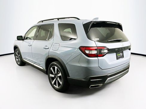Used 2023 Honda Pilot Touring image 5