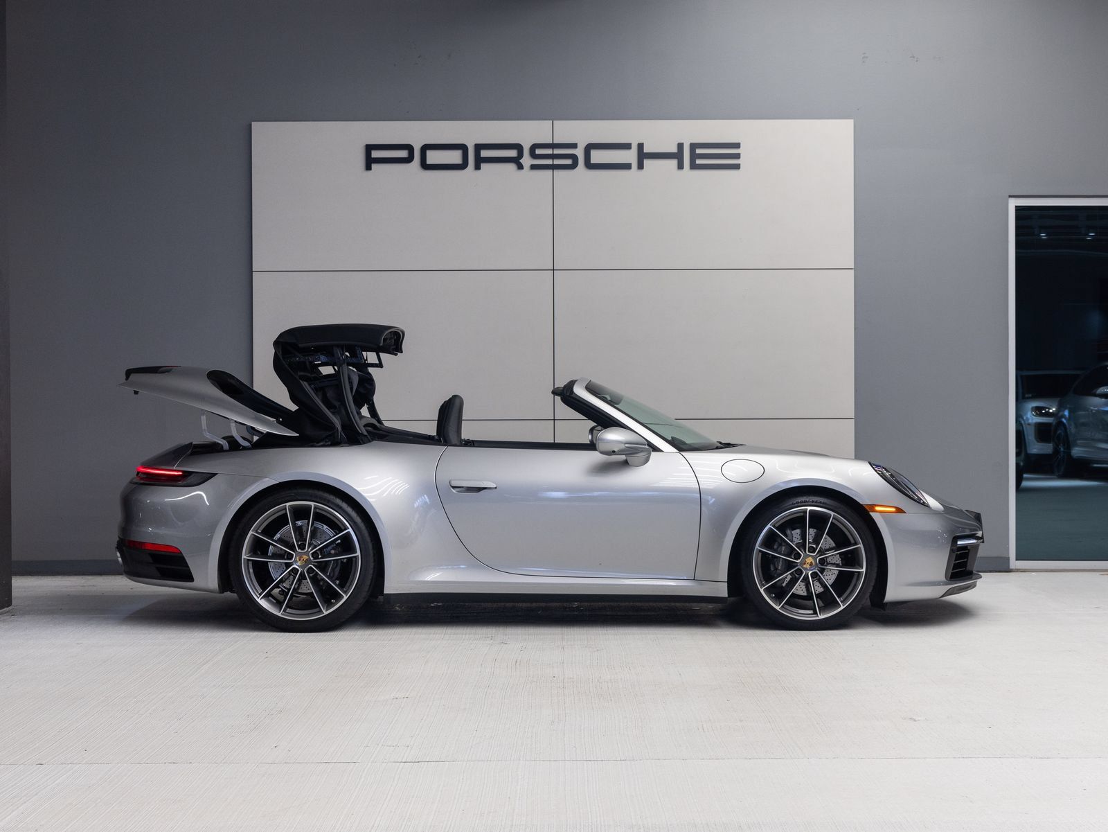 Certified 2021 Porsche 911 Carrera RWD image 9