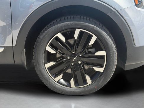 Used 2025 Kia Telluride SX w/ SX Captain's Chair Package FWD image 53