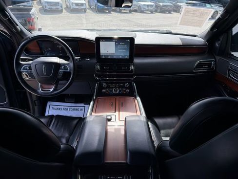 Used 2019 Lincoln Navigator Select w/ Technology Package image 18