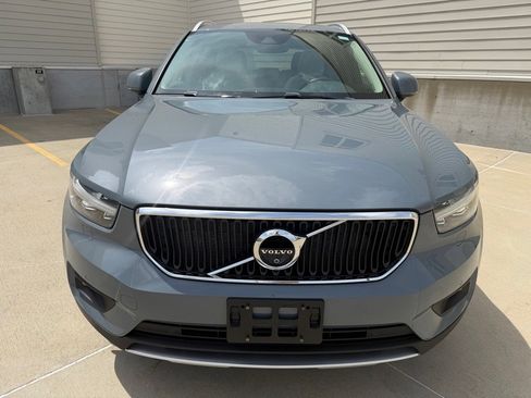 Used 2021 Volvo XC40 T5 Momentum w/ Premium Package AWD/4WD image 6