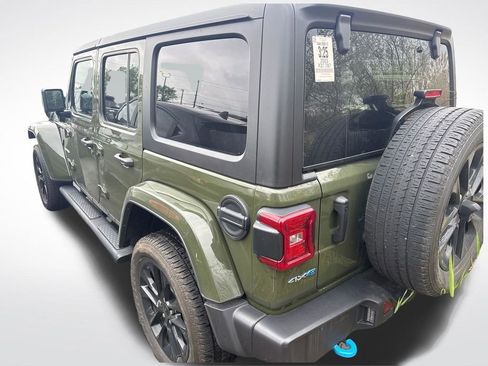 Used 2023 Jeep Wrangler Unlimited Sahara w/ Cold Weather Group AWD/4WD image 3