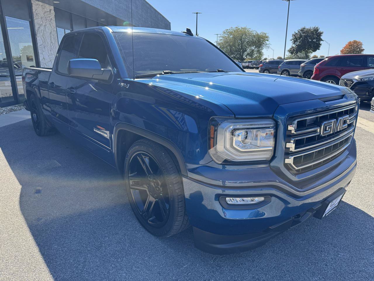 Used 2017 GMC Sierra 1500 SLE w/ SLE Value Package AWD/4WD image 11