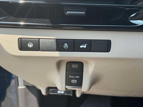 Used 2025 Nissan Murano SL AWD/4WD image 20