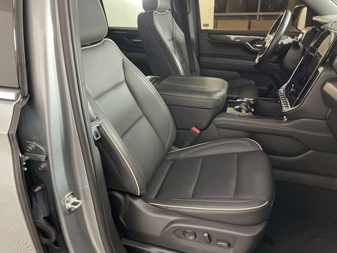 Used 2025 GMC Yukon Elevation image 27