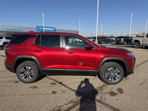 New 2026 Chevrolet Equinox LT image 2