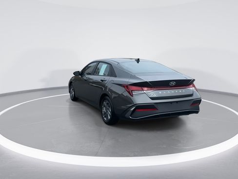 Certified 2024 Hyundai Elantra SEL image 5