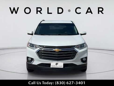 Used 2019 Chevrolet Traverse LT FWD image 2
