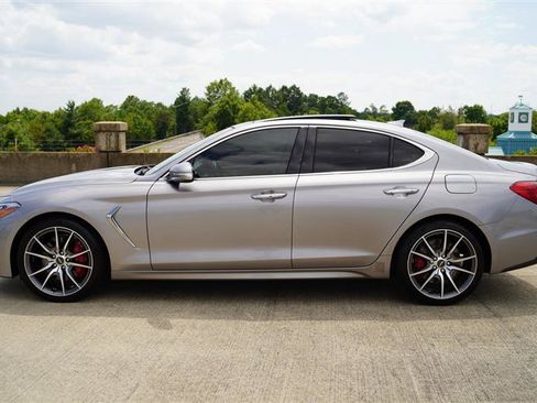 Used 2020 Genesis G70 3.3T w/ Elite Package RWD image 2
