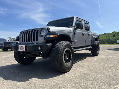 Used 2020 Jeep Gladiator Sport w/ Quick Order Package 24S AWD/4WD image 19