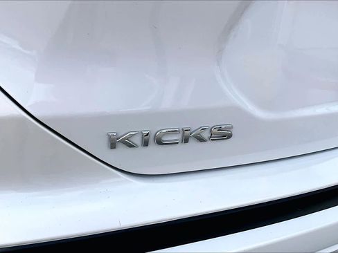 Certified 2024 Nissan Kicks SV image 30