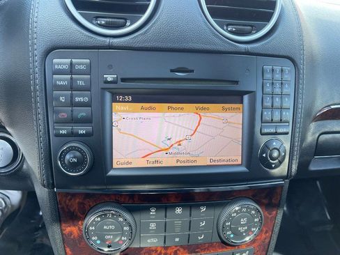 Used 2010 Mercedes-Benz GL 550 4MATIC image 35