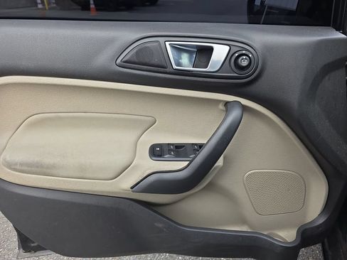 Used 2015 Ford Fiesta SE FWD image 16
