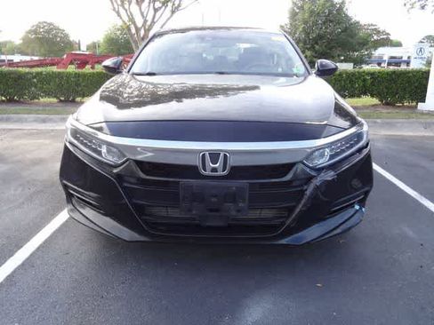 Used 2018 Honda Accord EX image 2