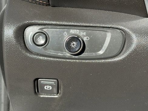 Used 2021 Chevrolet Blazer Premier w/ Driver Confidence II Package image 6