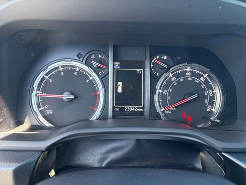 Used 2024 Toyota 4Runner TRD Off-Road Premium w/ Moonroof Package AWD/4WD image 13