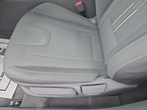Used 2023 Hyundai Elantra SEL w/ Convenience Package FWD image 27