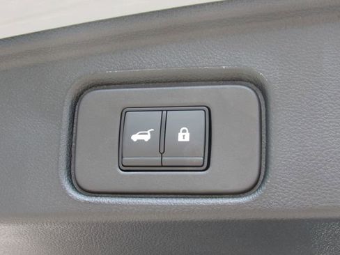 New 2026 Nissan Pathfinder Platinum FWD image 6