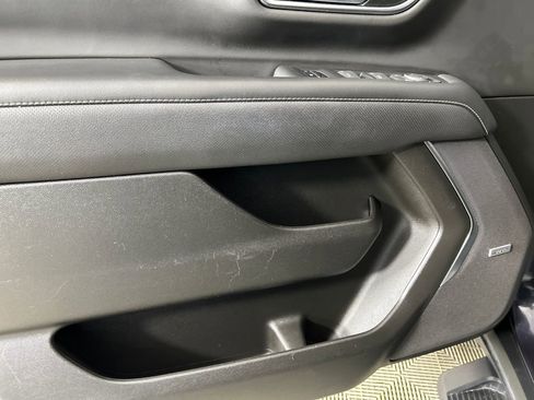 Used 2022 Chevrolet Suburban Premier image 11