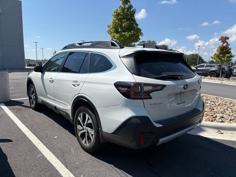 Certified 2022 Subaru Outback Limited w/ Popular Package #2 AWD/4WD image 4